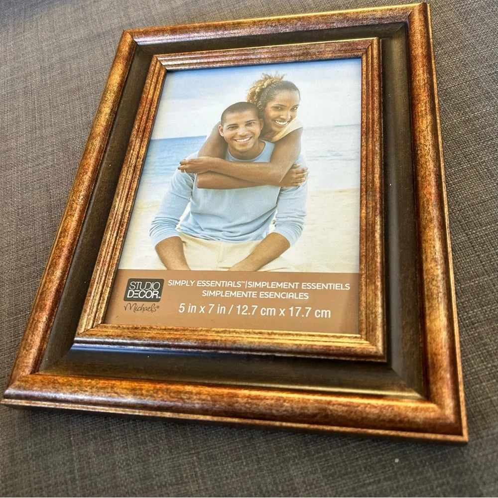 STUDIO DECOR Simply Essentials Two-Tone Finish Distressed Picture Frame #1005254